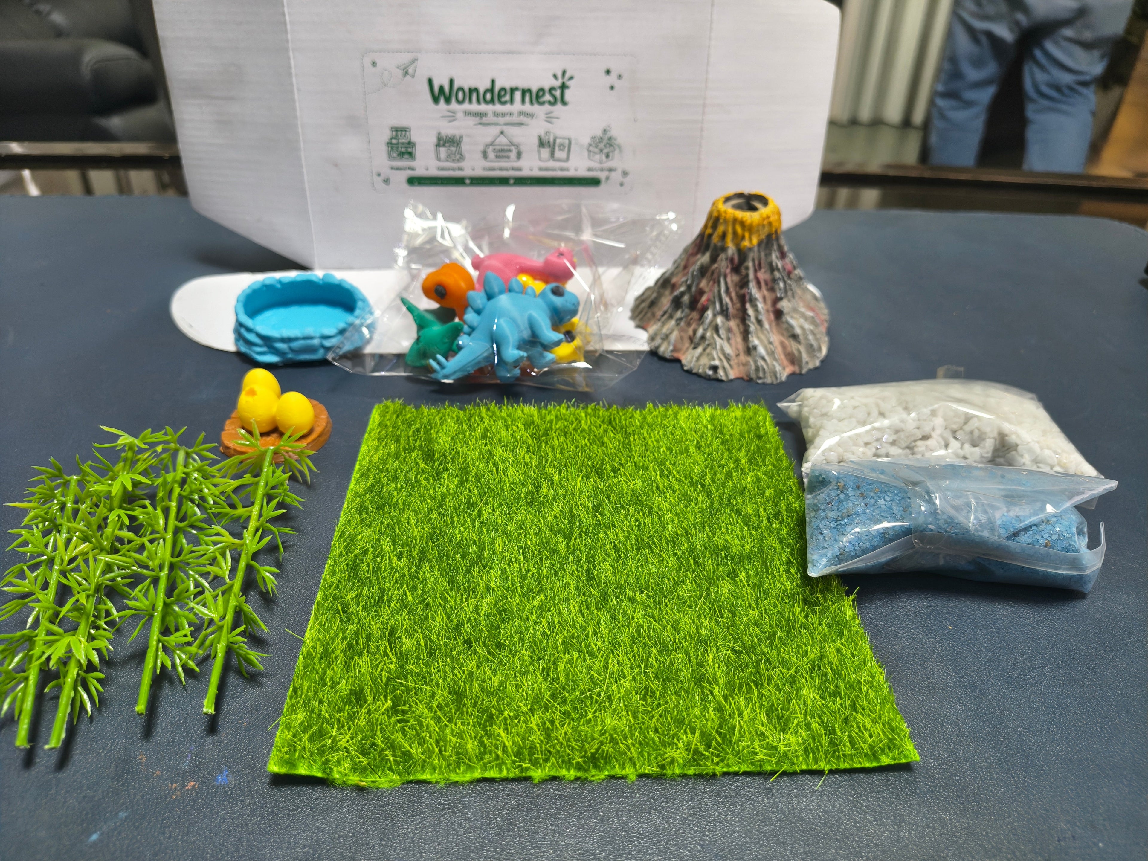 Wondnest pack 8 Dino set, DIY , Pretend play set