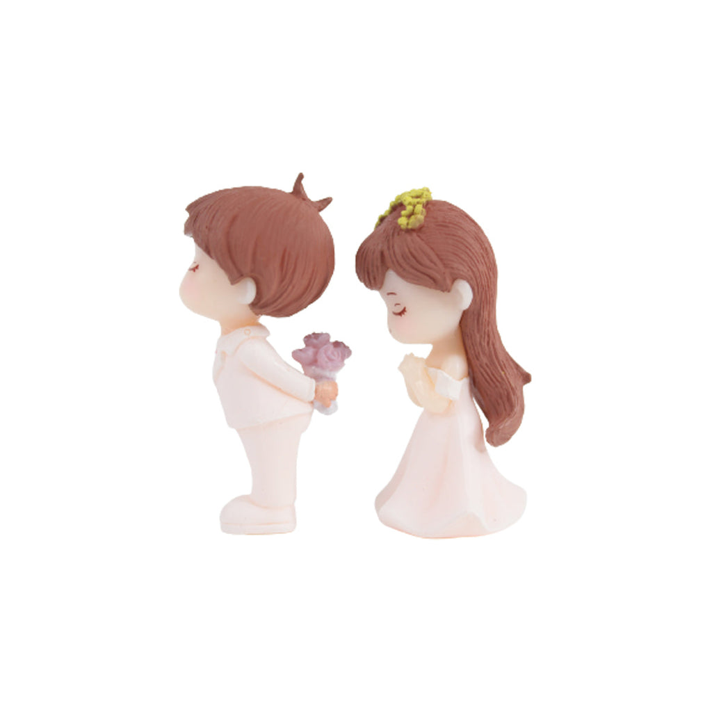 Surpring couple -1 (White)( Miniature toys , cake toppers , small figuine, Valentine couple)