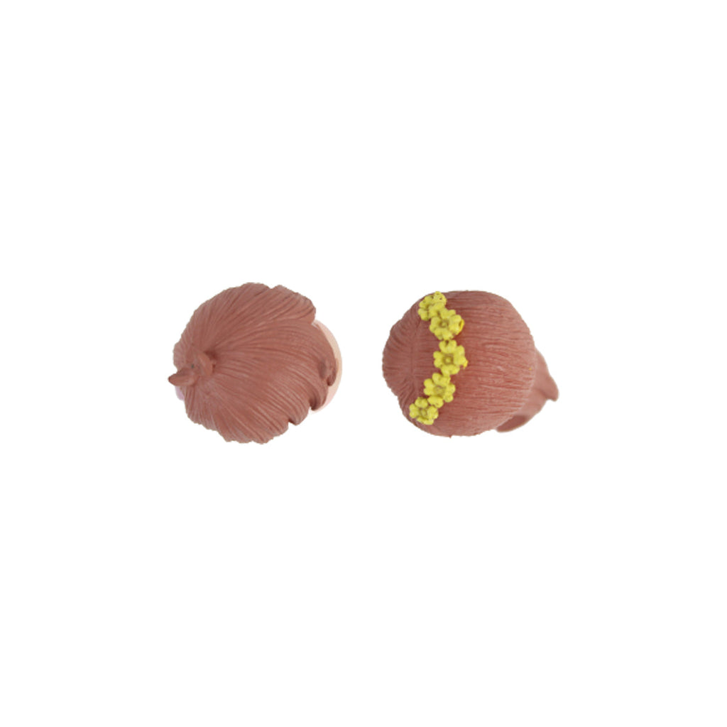 Surpring couple -1 (White)( Miniature toys , cake toppers , small figuine, Valentine couple)