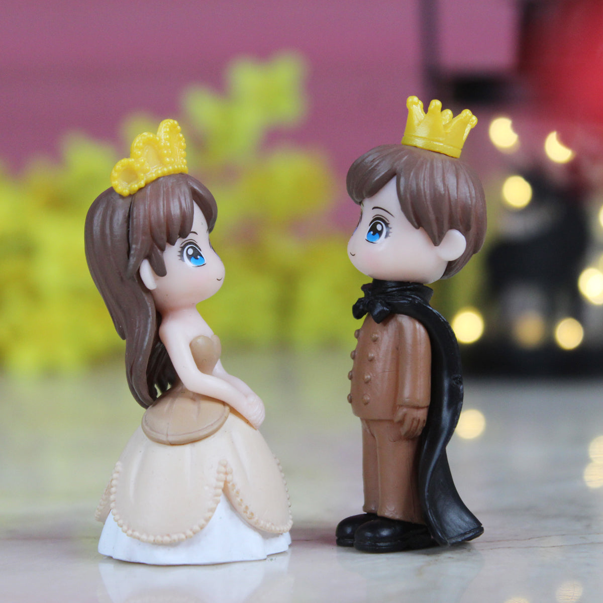 Cute King and Queen Couple Miniature Set of 2 | Fairy Garden Accessory| Doll House Accessory| Bonsai Tray Garden| Shelf Decor| Showpiece- 0.8x0.9x2.1 inch