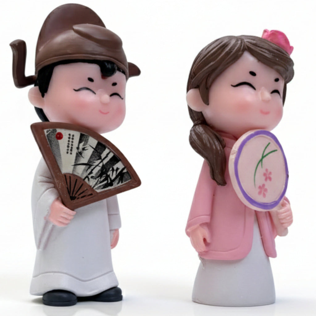 Wonderland Sweetheart Couple Miniature Statues – 2-Piece Set of Romantic Figurines for Home Decor, Desktop Ornaments, and Gift Displays