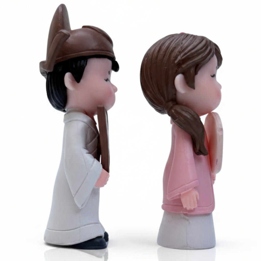 Wonderland Sweetheart Couple Miniature Statues – 2-Piece Set of Romantic Figurines for Home Decor, Desktop Ornaments, and Gift Displays