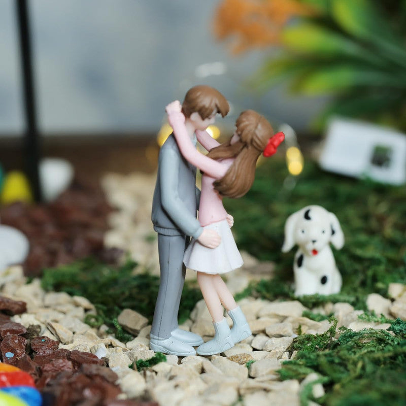 ( Pack of 2 Loving Couple-Pink|Couple Miniature Figurine|Romantic Mini Figurine|Tiny Couple Sculpture|Couple Collectible Statue