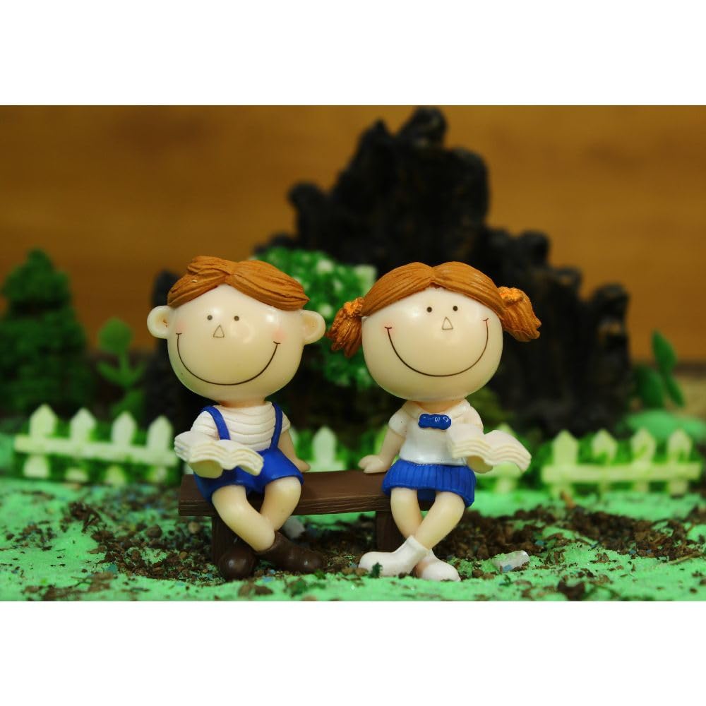 Wonderland Imported Miniatures (1 set) Smile Couple|Miniature Figurine| Shelf Décor | Resin Home décor | Gift Items