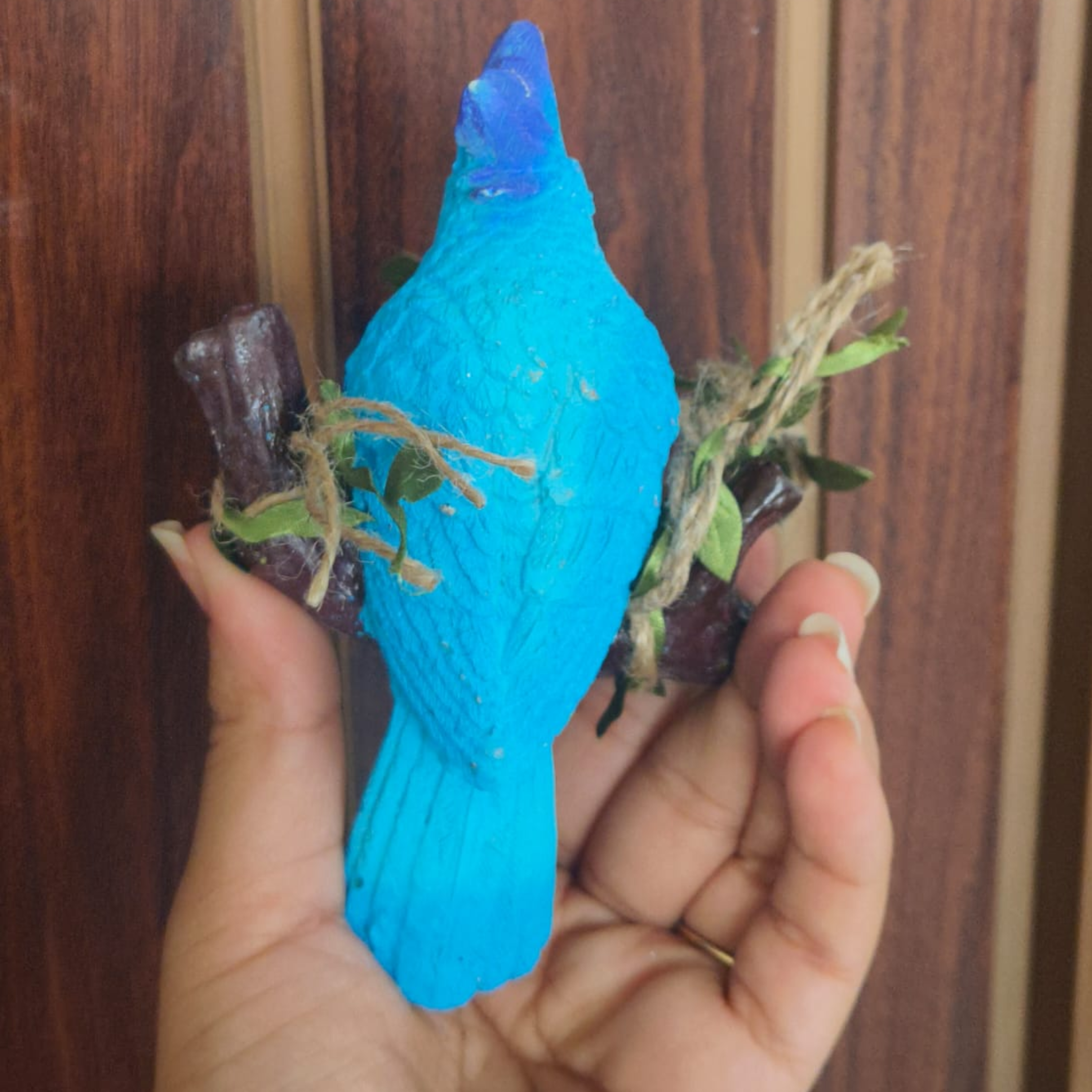 Pair of Hanging Garden Bird Statues – Decorative Colorful Parrot Figurines